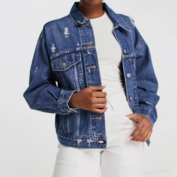 NWT Levi’s 90’s Distressed Trucker Jacket in Mad Love Dark Wash - Picture 3 of 9